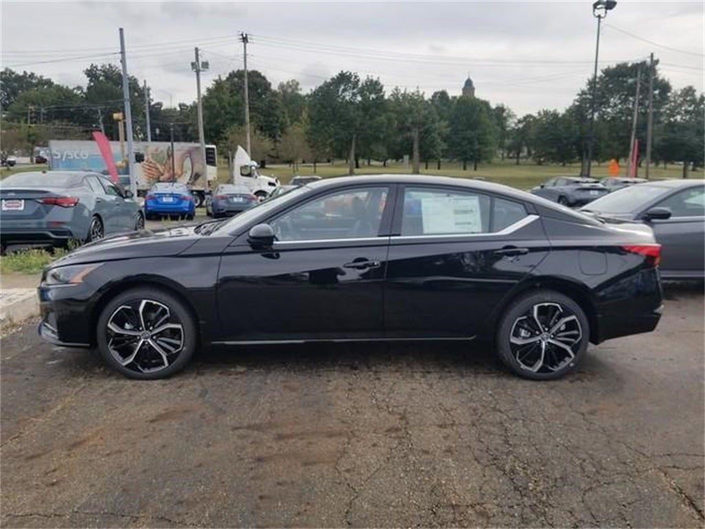 2025 Nissan Altima 2.5 SR