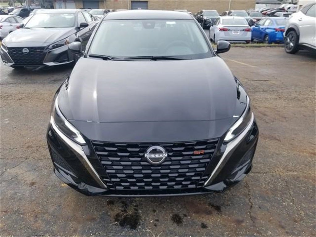 2025 Nissan Altima 2.5 SR