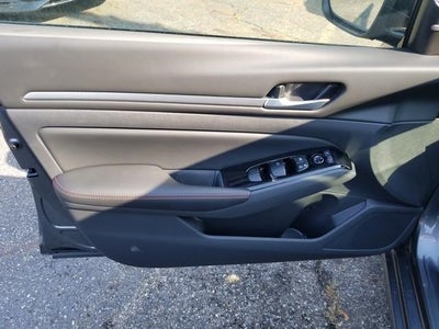 2025 Nissan Altima 2.5 SR