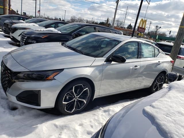 2025 Nissan Altima 2.5 SR