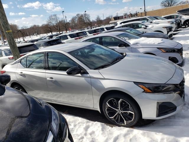 2025 Nissan Altima 2.5 SR