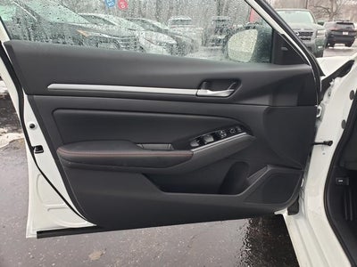 2025 Nissan Altima 2.5 SR