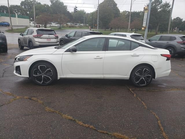 2025 Nissan Altima 2.5 SR