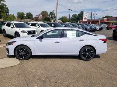 2025 Nissan Altima 2.5 SR