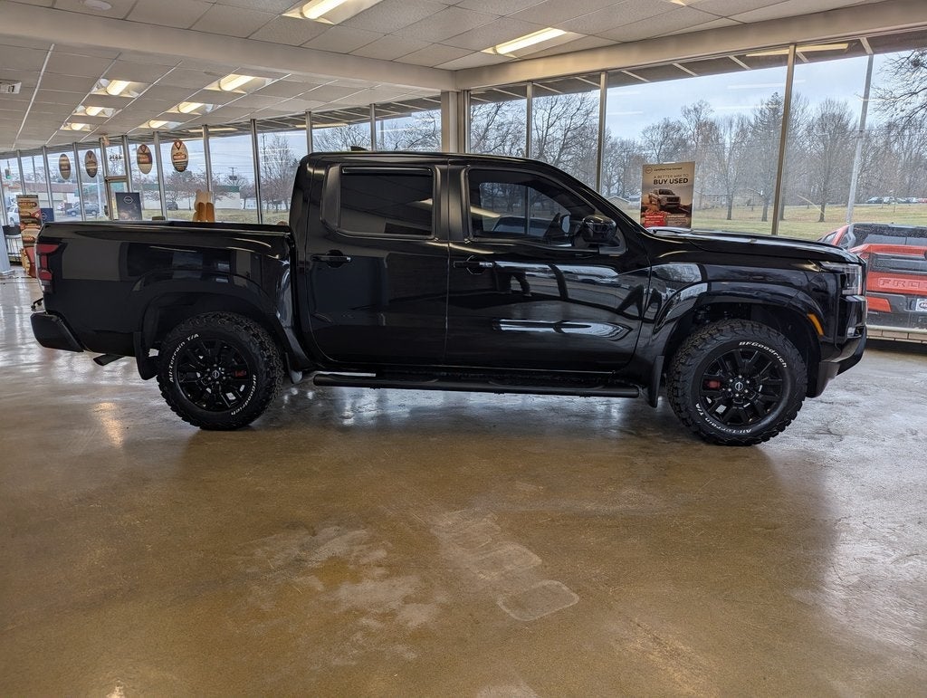 2023 Nissan Frontier SV Midnight Edition