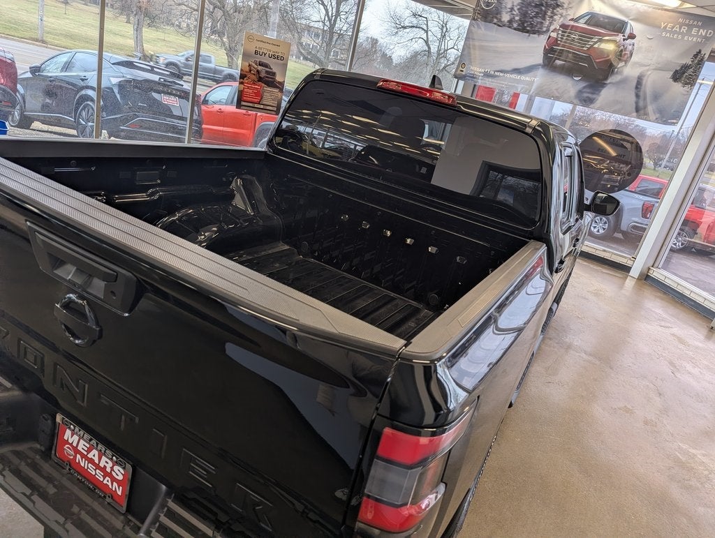 2023 Nissan Frontier SV Midnight Edition