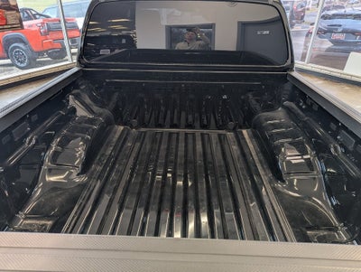 2023 Nissan Frontier SV Midnight Edition