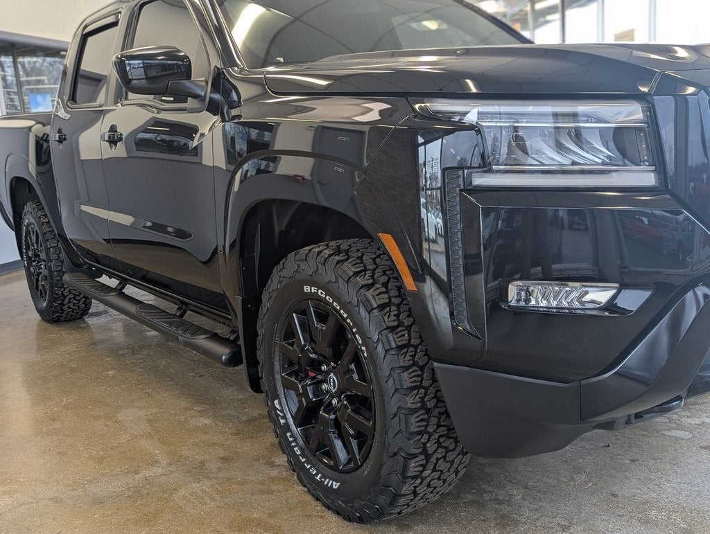 2023 Nissan Frontier SV Midnight Edition