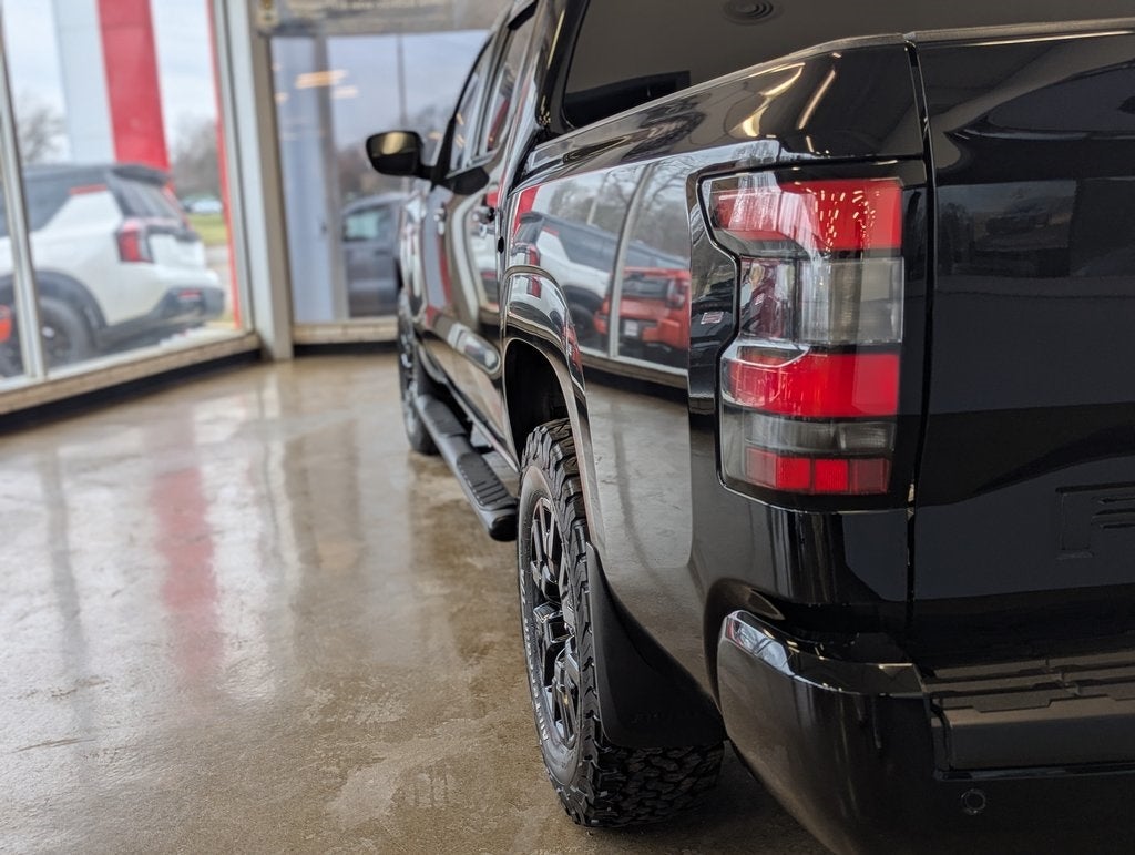 2023 Nissan Frontier SV Midnight Edition