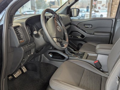 2023 Nissan Frontier SV Midnight Edition