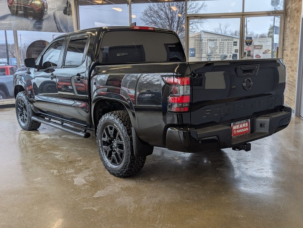 2023 Nissan Frontier SV Midnight Edition