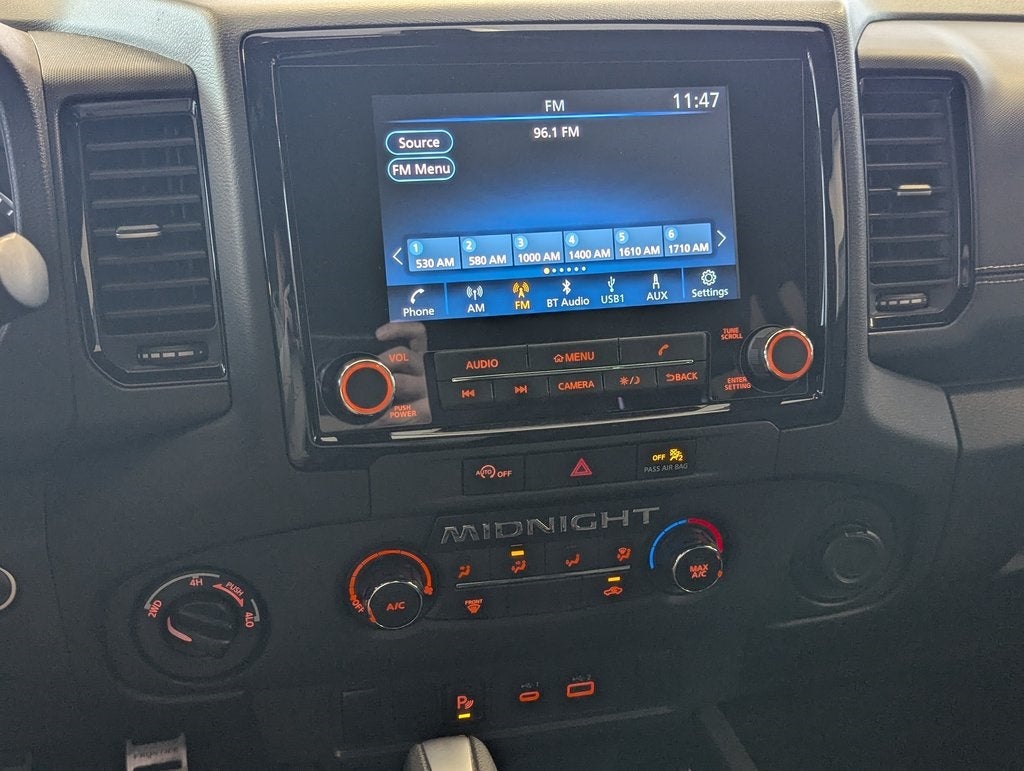 2023 Nissan Frontier SV Midnight Edition