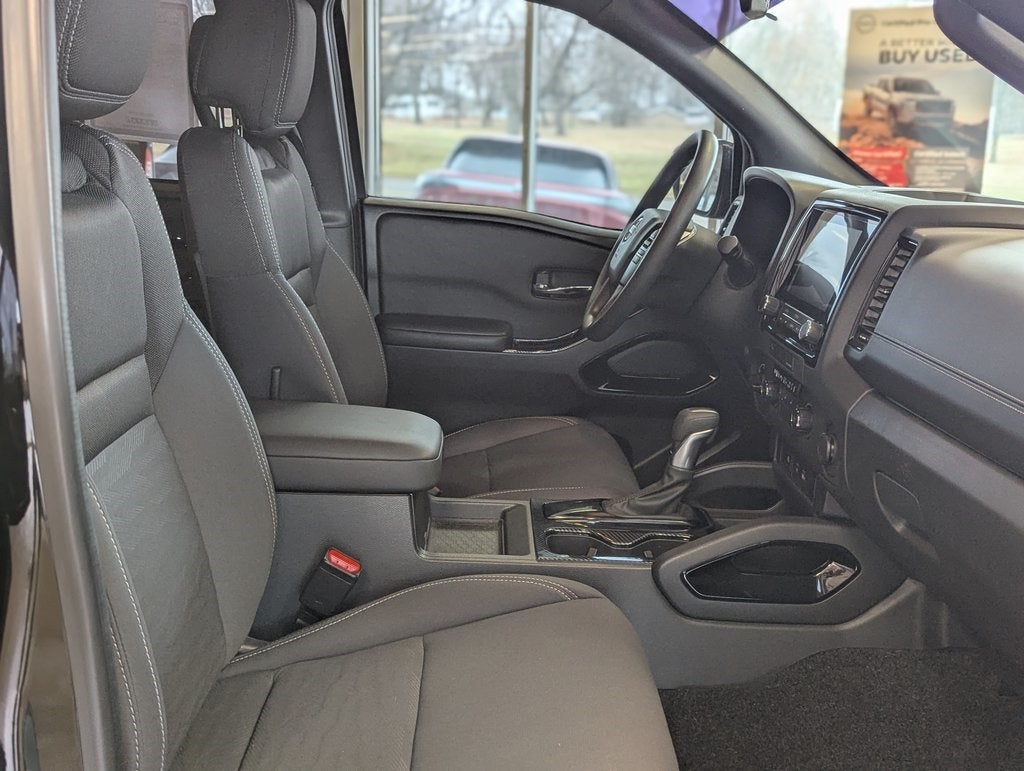 2023 Nissan Frontier SV Midnight Edition