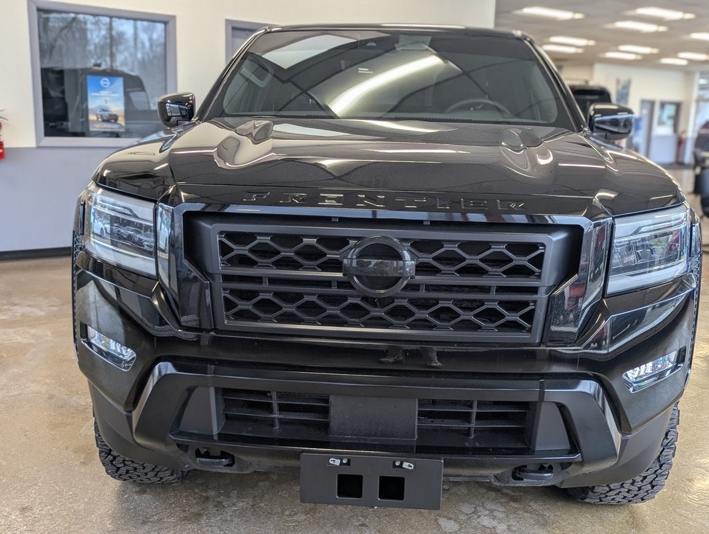 2023 Nissan Frontier SV Midnight Edition