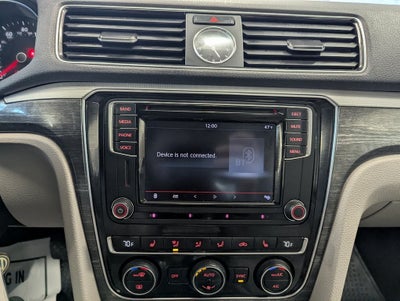 2016 Volkswagen Passat 1.8T SE