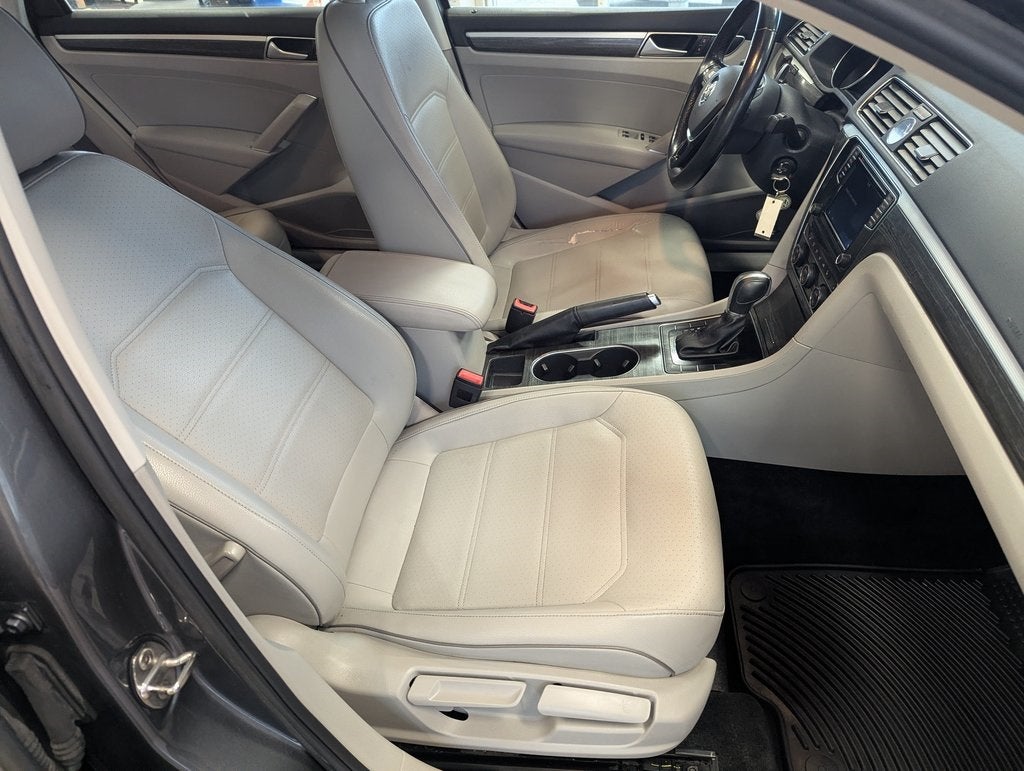 2016 Volkswagen Passat 1.8T SE