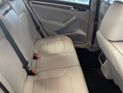 2016 Volkswagen Passat 1.8T SE