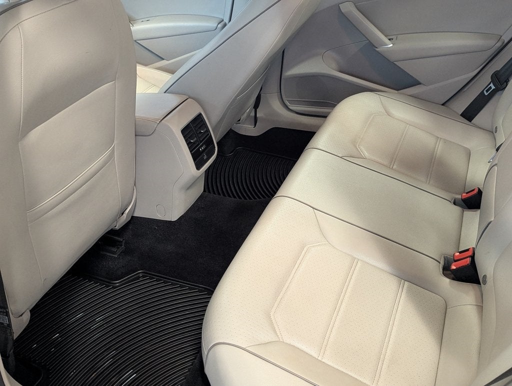 2016 Volkswagen Passat 1.8T SE