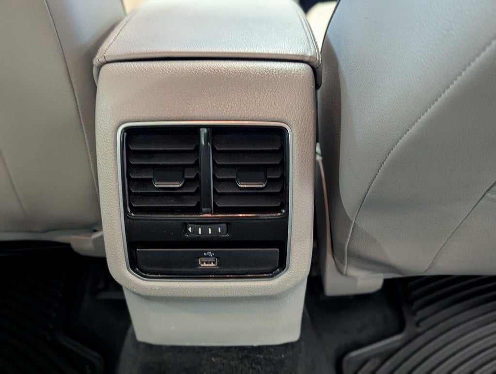 2016 Volkswagen Passat 1.8T SE