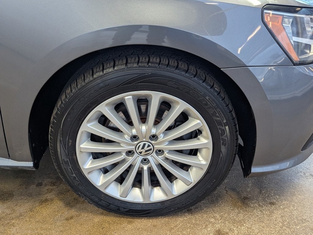 2016 Volkswagen Passat 1.8T SE