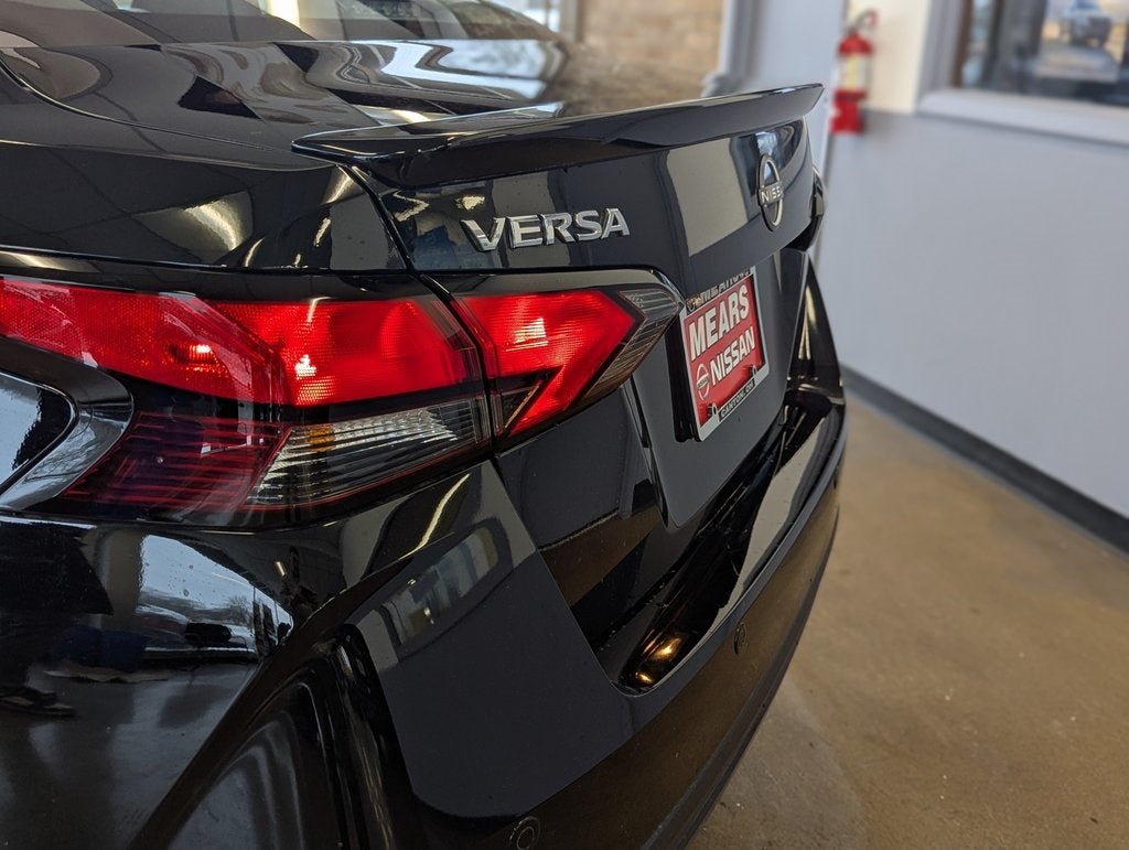 2025 Nissan Versa 1.6 SR