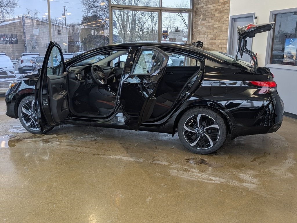 2025 Nissan Versa 1.6 SR