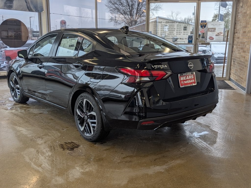 2025 Nissan Versa 1.6 SR