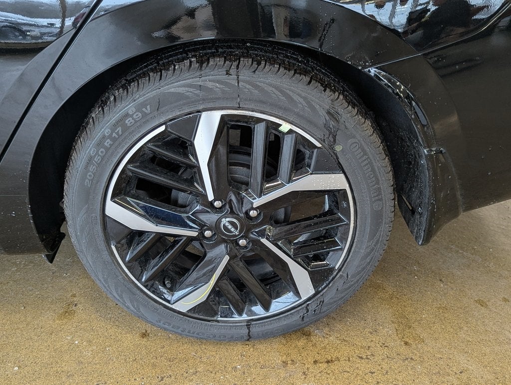 2025 Nissan Versa 1.6 SR