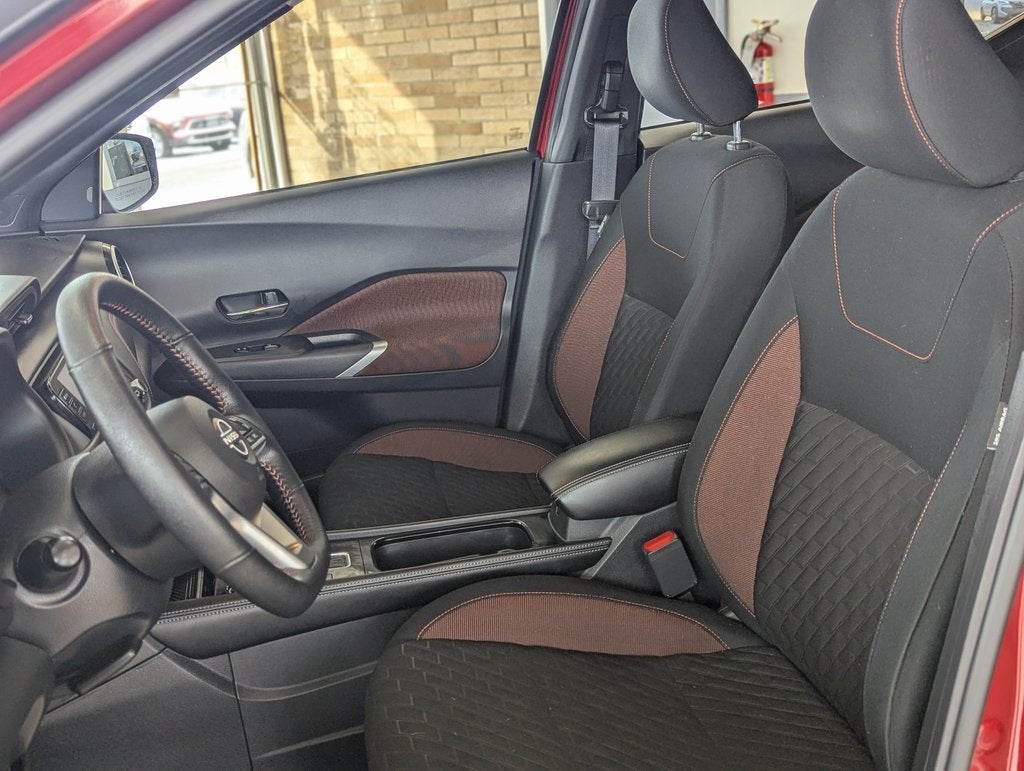 2023 Nissan Kicks SR