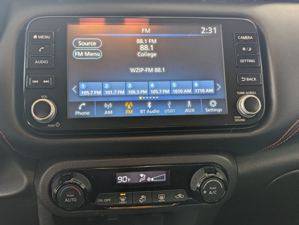 2023 Nissan Kicks SR