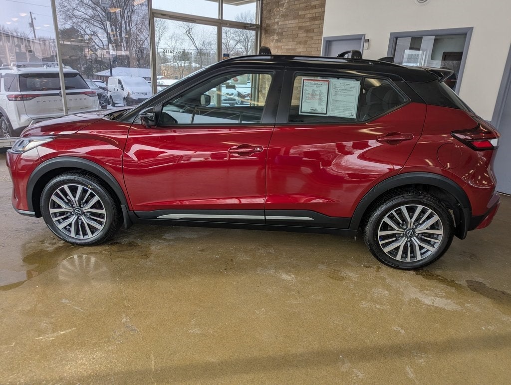 2023 Nissan Kicks SR