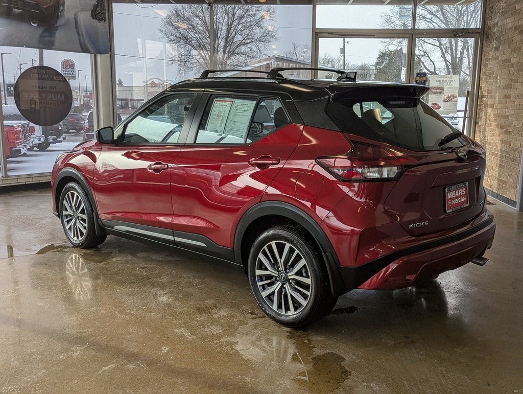 2023 Nissan Kicks SR