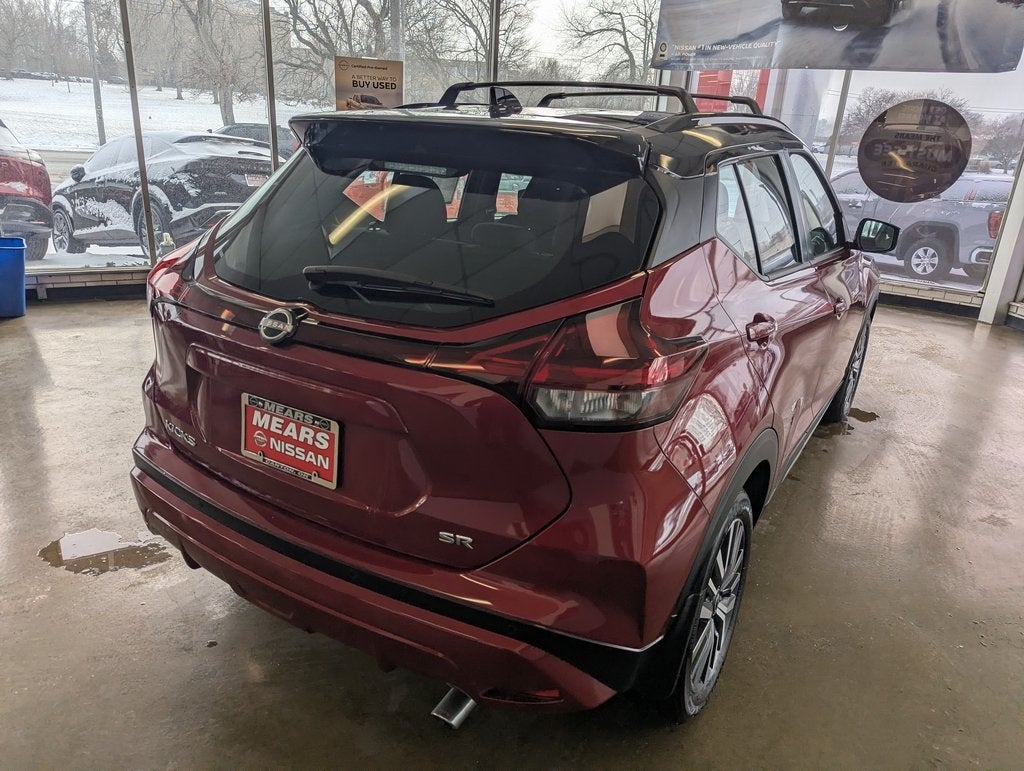 2023 Nissan Kicks SR