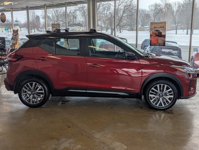 2023 Nissan Kicks SR