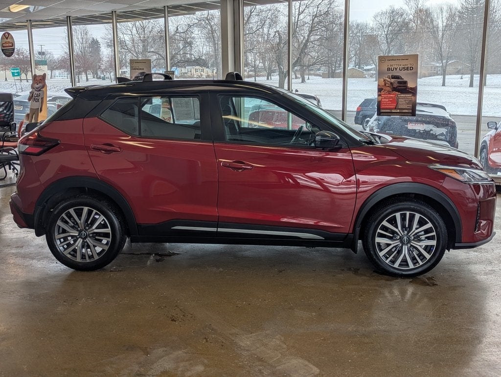 2023 Nissan Kicks SR