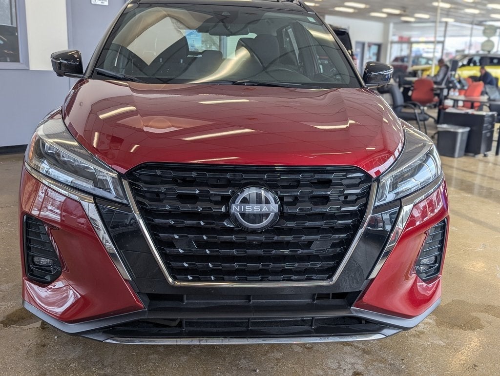 2023 Nissan Kicks SR