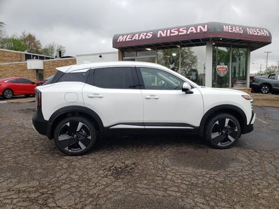 2025 Nissan Kicks SR