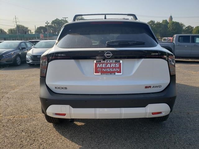 2026 Nissan Kicks SR