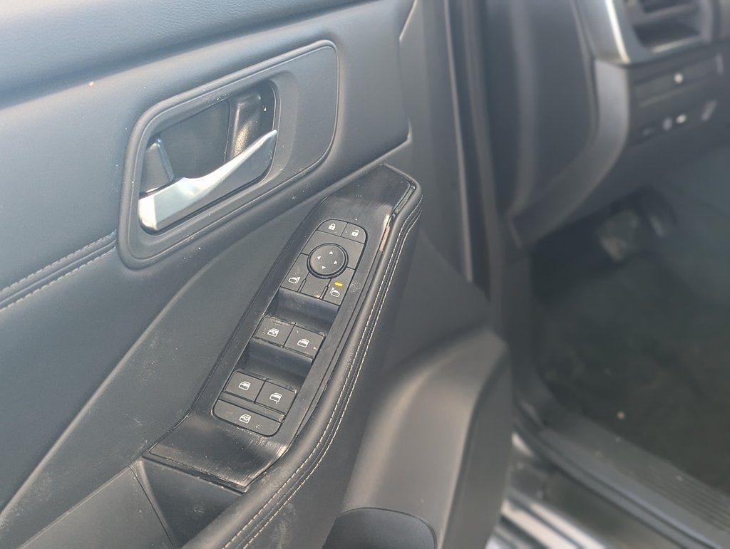 2026 Nissan Rogue SV Dark Armor