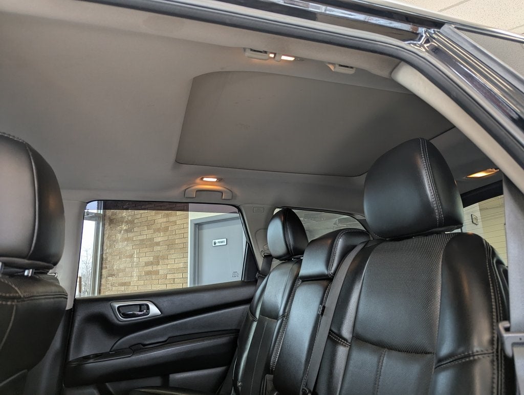 2017 Nissan Pathfinder Platinum