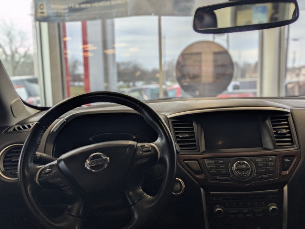 2017 Nissan Pathfinder Platinum