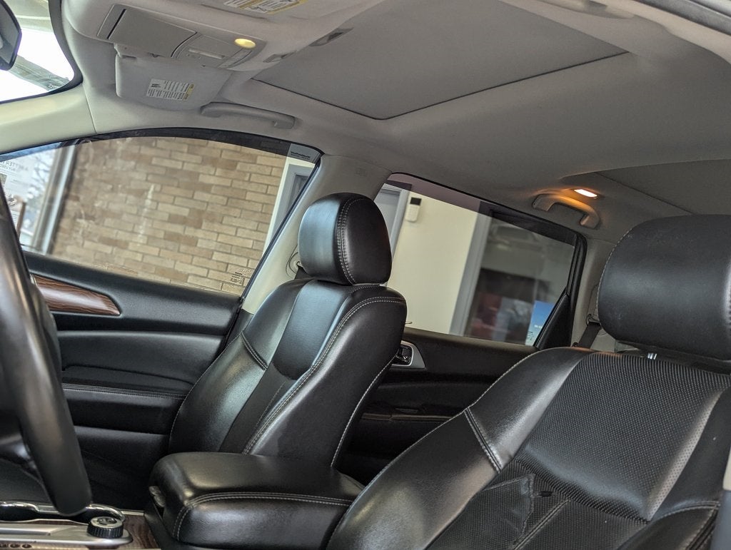 2017 Nissan Pathfinder Platinum