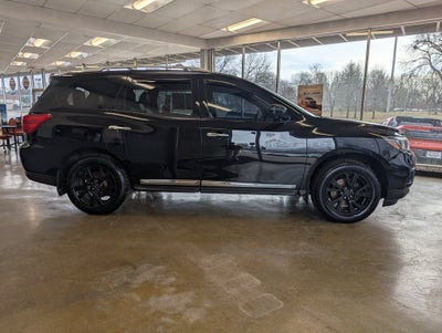 2017 Nissan Pathfinder Platinum