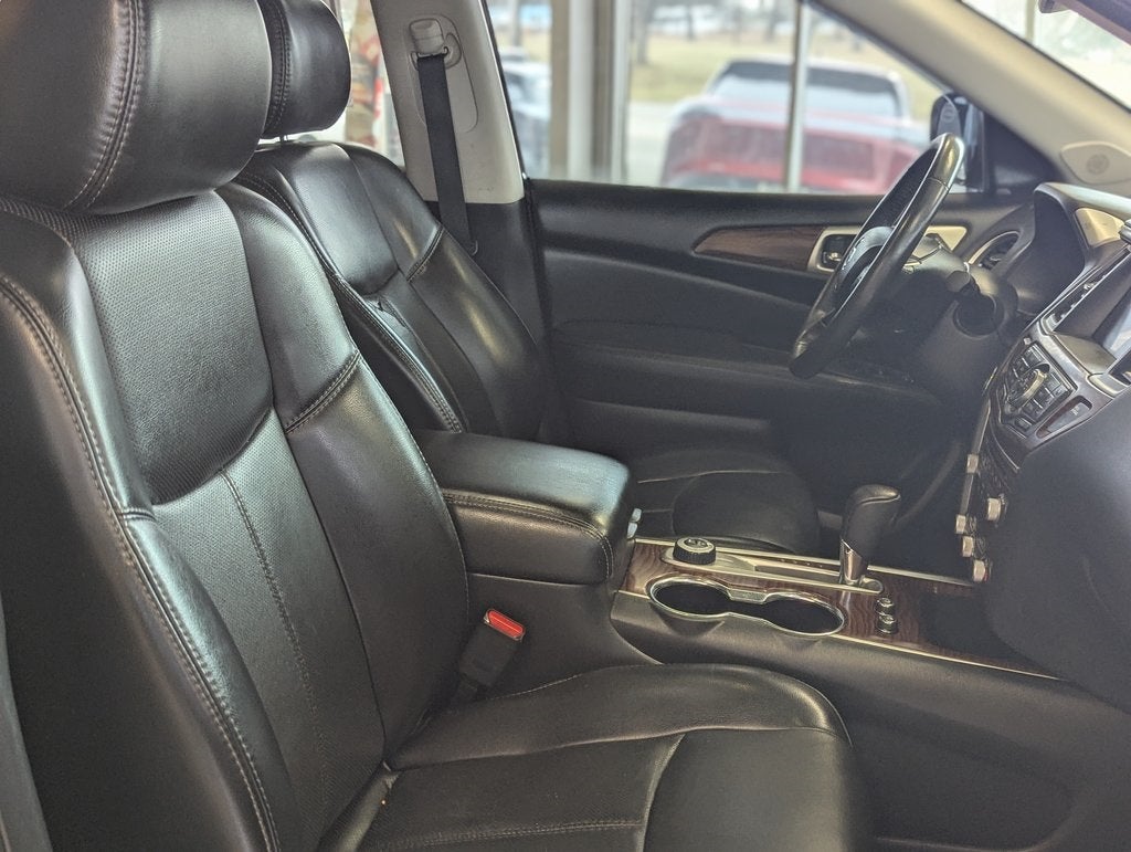 2017 Nissan Pathfinder Platinum