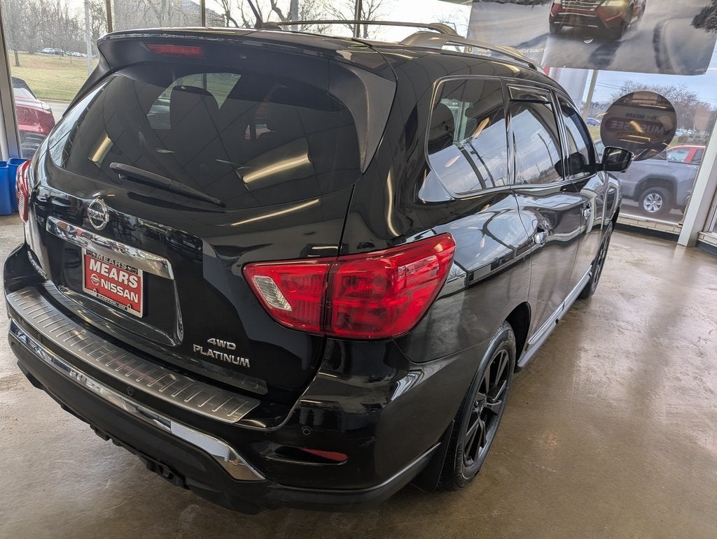 2017 Nissan Pathfinder Platinum