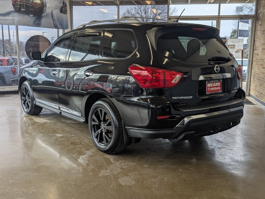2017 Nissan Pathfinder Platinum