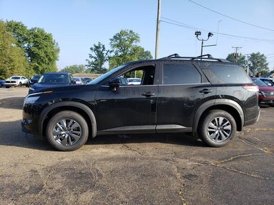 2025 Nissan Pathfinder SV