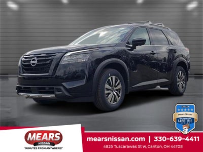 2025 Nissan Pathfinder SL