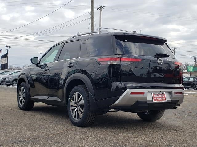 2025 Nissan Pathfinder SL