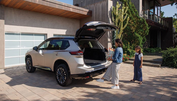 Mears Nissan in Canton OH